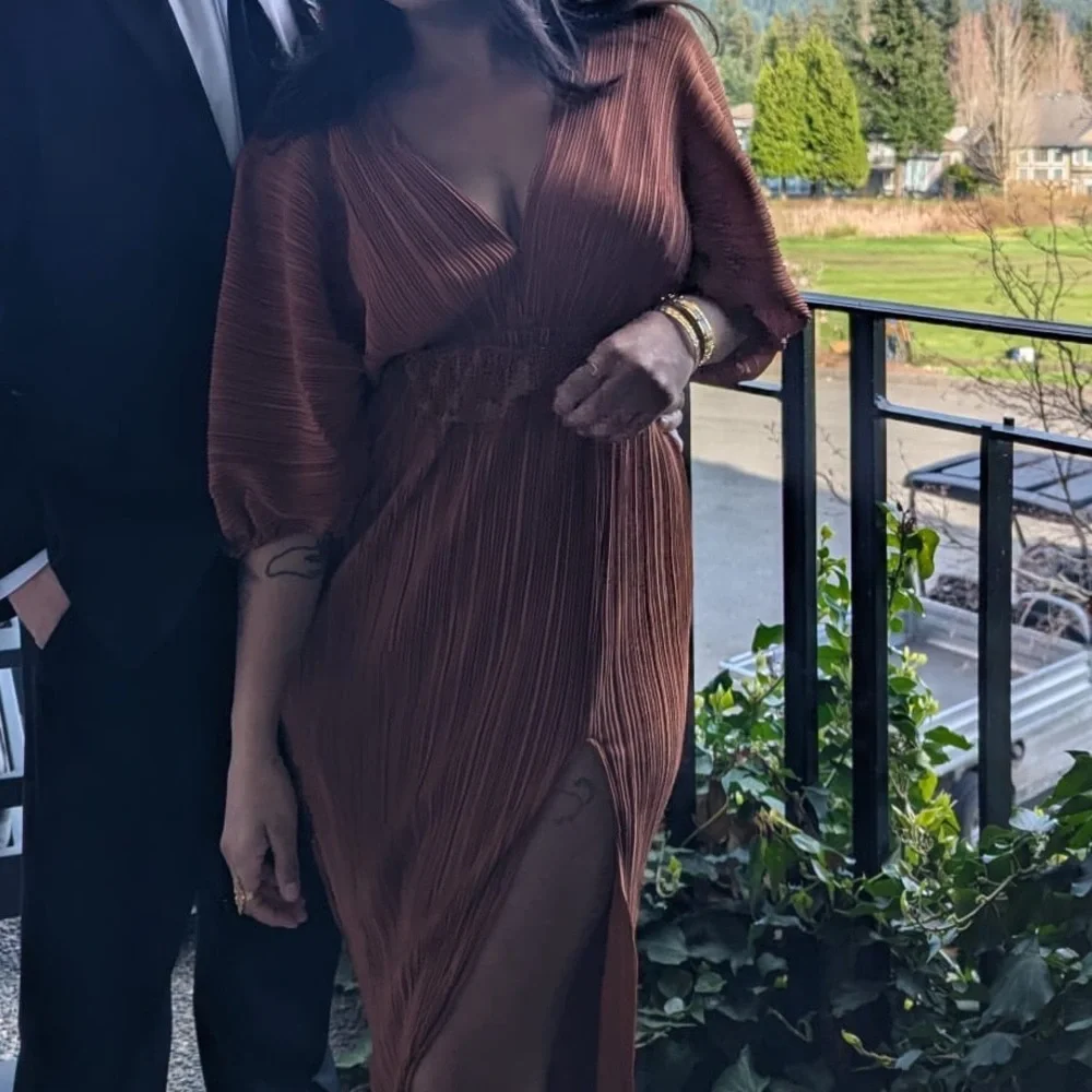 Copper Orange Pleated V-Neck Maxi Dress - Picture 6 of 7